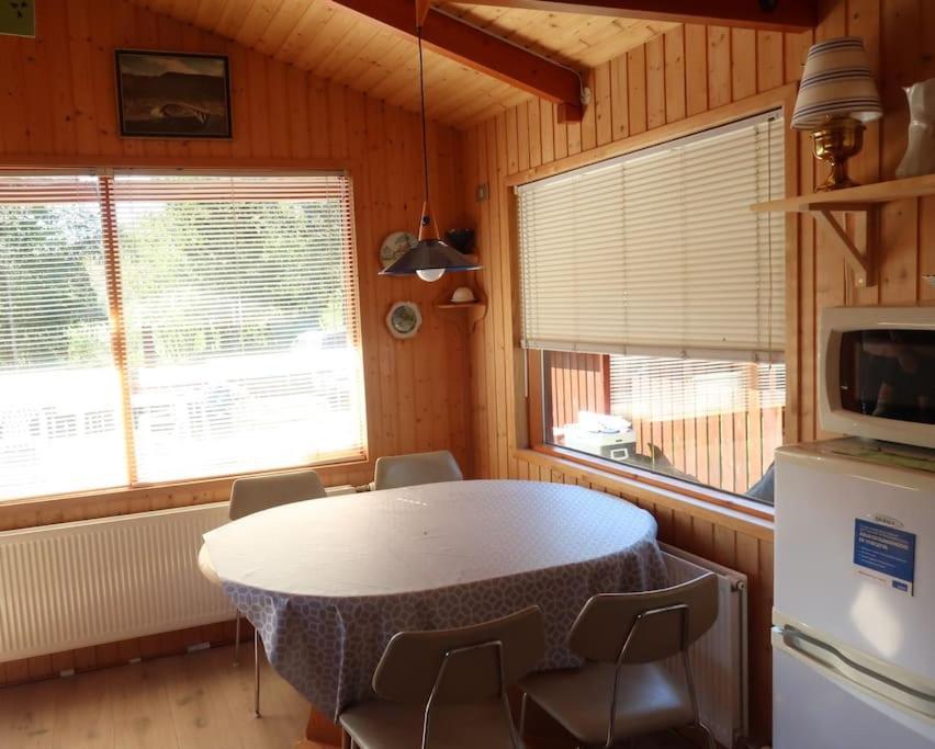 Hroarsstathir Cottage With Hot Tub In Beautiful Surroundings المظهر الخارجي الصورة