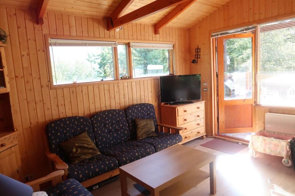 Hroarsstathir Cottage With Hot Tub In Beautiful Surroundings المظهر الخارجي الصورة